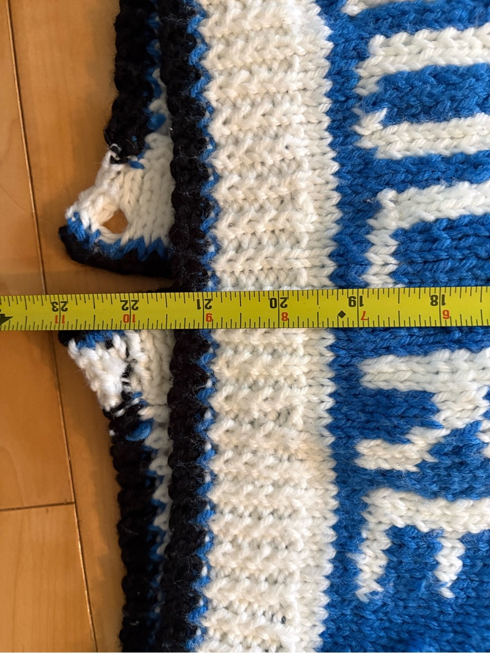Handmade Hockey Cardigan youth large or women’s small - Picture 12 of 13